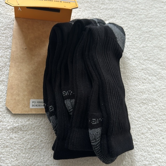 Carhartt Men’s mid weight Cotton blend crew socks, black size 9-11.5 New! - Picture 3 of 8